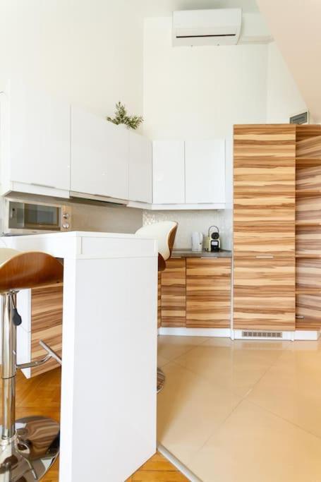 Bright Design Riverside Studio By Nw Budapest Extérieur photo