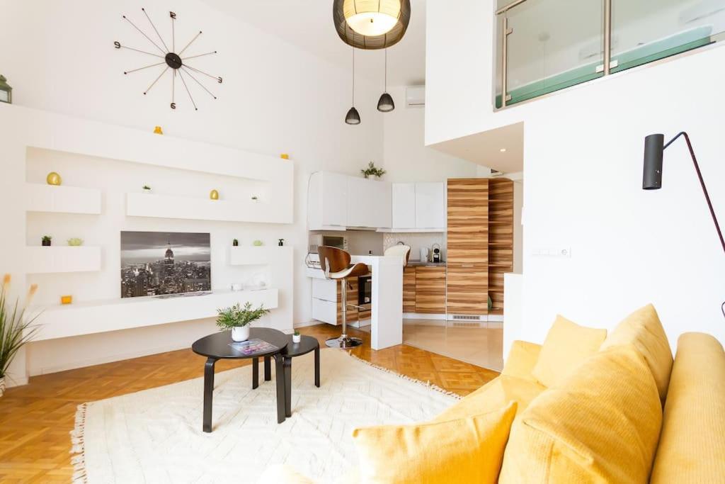 Bright Design Riverside Studio By Nw Budapest Extérieur photo